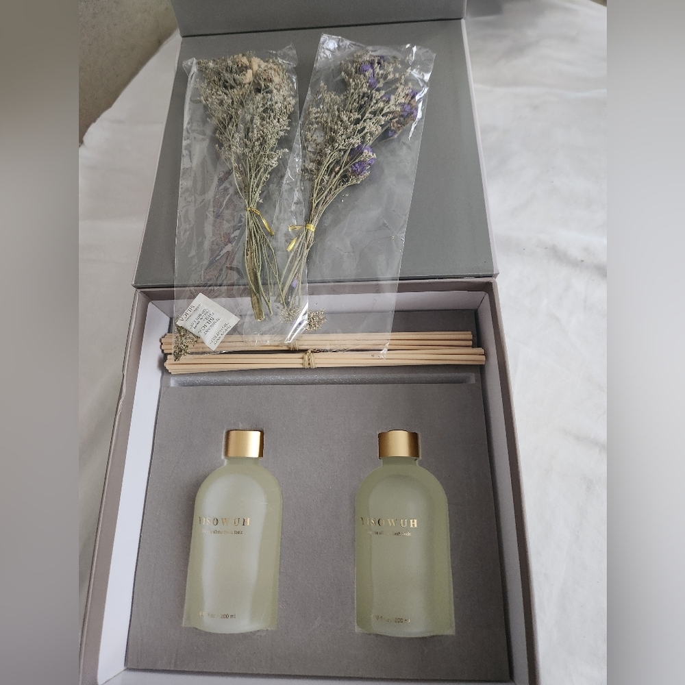 Yisowuh Reed Diffuser 2 Pack Gift Set Essential Oil Grapefruit & Osmanthus NIB